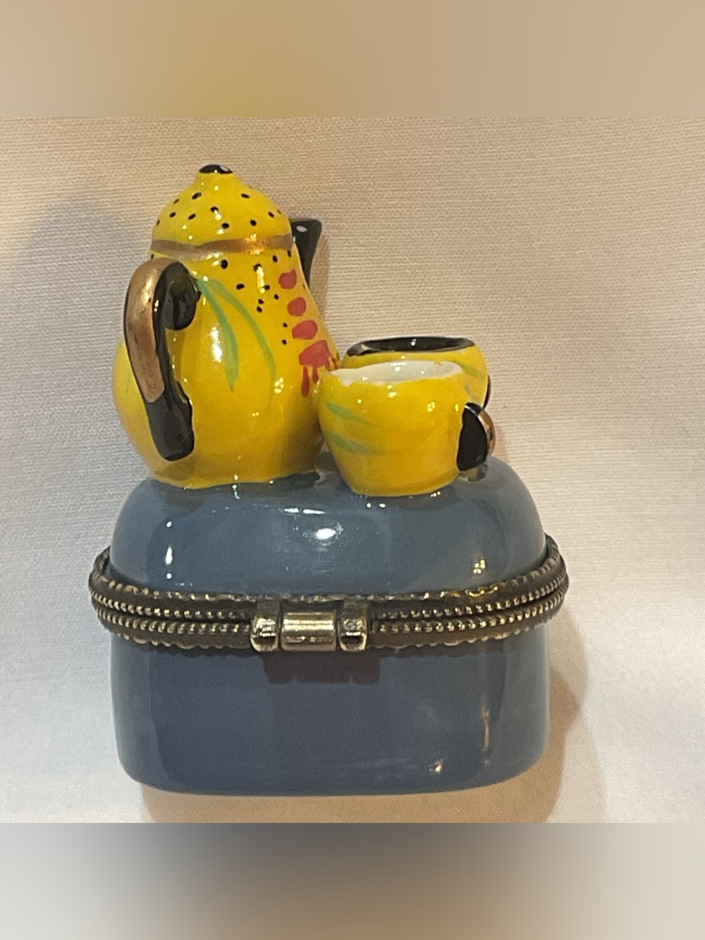 TWO Mini Ceramic Keepsake Boxes-Cola & Tea Set - Picture 3 of 9